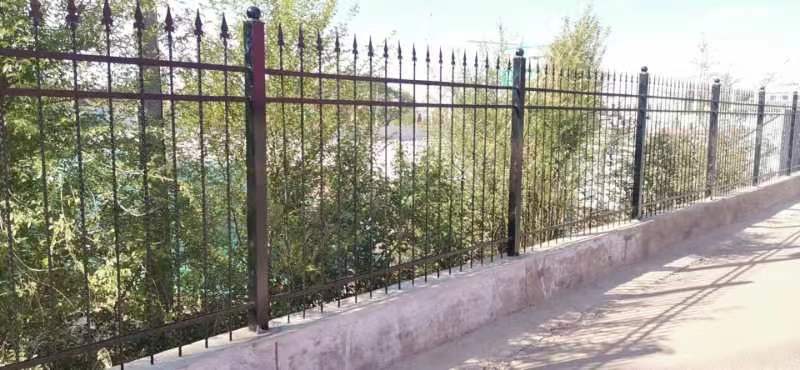 通和駕校鐵藝大門圍欄現場